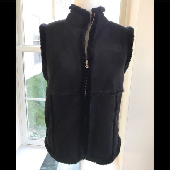 Cozy The Limited faux fur & suede reversible vest! - Picture 5 of 11